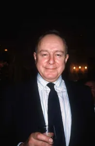 Martin Shaw the actor at the Phoenix Theatre - November 1985 Dbase msi Martin Shaw the actor at the Phoenix Theatre - November 1985 Dbase msi