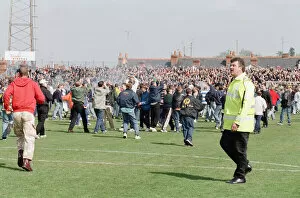 Images Dated 3rd May 1998: The last match played by Reading Football at Elm Park, a 0-1 home defeat to Norwich City