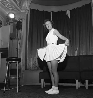 Maureen Connolly seen here Modelling her tennis outfit or Wimbledon. June 1953 D3163 Maureen Connolly seen here Modelling her tennis outfit or Wimbledon. June 1953 D3163