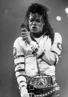 Michael Jackson playing at Wembley singing July 1988 Michael Jackson playing at Wembley singing July 1988