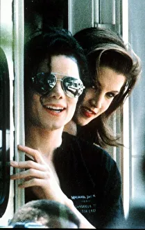 Michael Jackson pop Singer wearing dark glasses With Lisa Marie Presley Michael Jackson pop Singer wearing dark glasses With Lisa Marie Presley