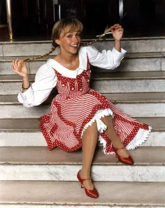 Michaela Strachan Childrens TV Presenter stars Goldilocks The 3 Bears A©mirrorpix Michaela Strachan Childrens TV Presenter stars Goldilocks The 3 Bears A©mirrorpix