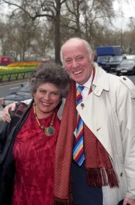 Miriam Margolyes & Richard Wilson arriving at the Radio Awards 28/04/1994 Miriam Margolyes & Richard Wilson arriving at the Radio Awards 28/04/1994