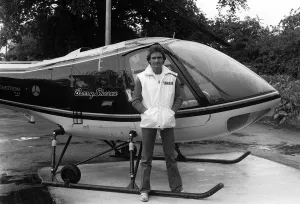 00000 Prints: Barry Sheene with Private Helicopter Print