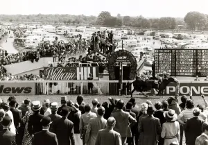 00003 Prints: Epsom Derby 1977 Print: Lester Piggott on Minstrel