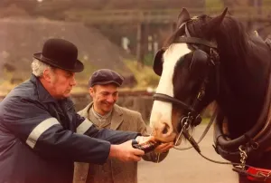 00010 Prints: Bob Stoddart and Chris Thompson with a Refreshed Horse, Print