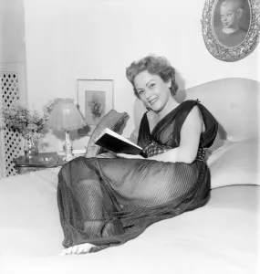 00010 Prints: Nadia Gray Print, December 1952
