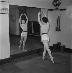00011 Prints: Carole Logan Windmill Girl Gym Print