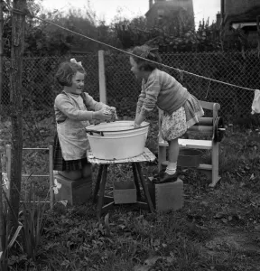 00011 Prints: Print of Children Hanging Laundry on a Clothesline