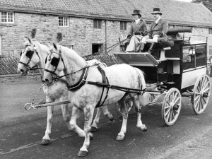 00014 Prints: Helen Wrightham and Gavin Allan with a Carriage Print