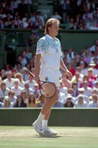 00021 Prints: Wimbledon 1990 Mens Singles Final Print of Stefan Edberg vs Boris Becker