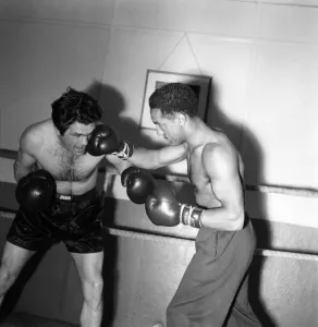 00021 Prints: Black and White Boxing Print of Alex Buxton Sparring with Freddie Mills