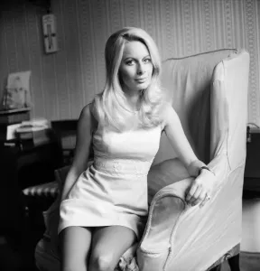 00027 Prints: A 1969 print of Andrea Lloyd, a 23-year-old blonde model with green eyes