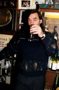 00027 Prints: George Best Print - Ex-Footballer in Local Pub
