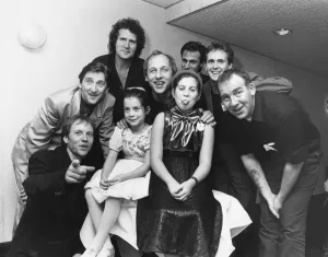 Mark Knopfler leads Dire Straits at a 700-person concert