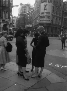 00029 Prints: Youth Fashion Print 1957 London