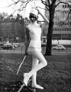 Fashion In The 60s Prints: Fashion 1960s. So cool for court cats. What will the wall-dressed tennis girl be wearing