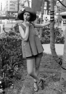 00031 Prints: London Fashion 1970s Print: A School-Girl Look