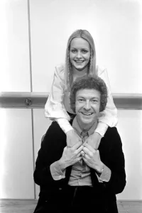 00033 Prints: Model Twiggy with opera singer Joseph Ward Print