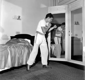 00039 Prints: Terry Downs Boxing Print, June 1960