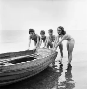 00041 Prints: Vintage Print of Young Women on Clacton Beach