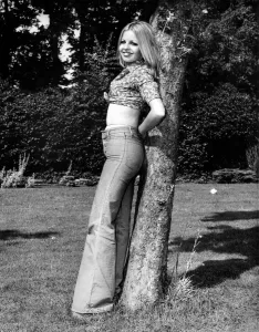 00042 Prints: Print of Actress Sally Thomsett at her Thames-side home in Teddington
