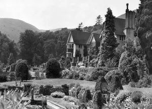 00044 Prints: Print of Scotsman's Field residence in Church Stretton, Shropshire