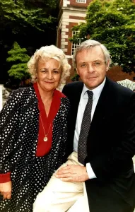 00046 Prints: Anthony Hopkins with Jean Boht Print (00046)