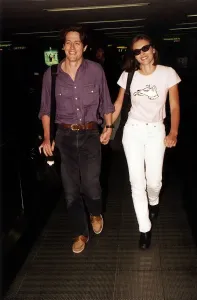 00046 Prints: Hugh Grant and Elizabeth Hurley Hand in Hand Print (00046)