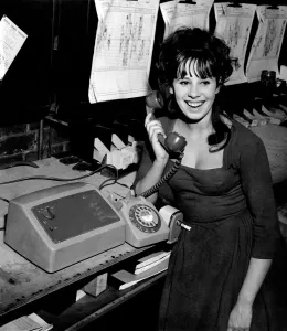 00048 Prints: Print of Marti Webb as Nancy in Oliver, May 1966
