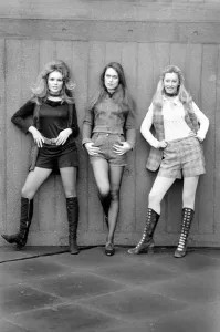 00053 Prints: 1970s Fashion: Shorts Print, January 1971