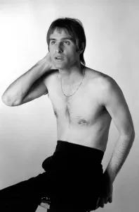 00056 Prints: Steve Harley with Cockney Rebel Print March 1975