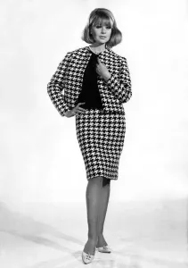 Fashion In The 60s Prints: Reveille Fashion: Marilyn Rickards. December 1965 P006806