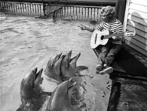 00069 Prints: Wildlife Park Singalong Print May 1975