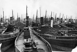 00071 Prints: Lowestoft Harbour, 18th March 1933 Print