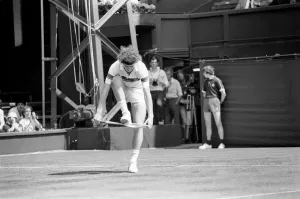 00071 Prints: 1981 Wimbledon: McEnroe v Gullikson Print
