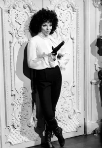 00071 Prints: Tom Jones: Joan Collins as Black Bess Print, April 1975