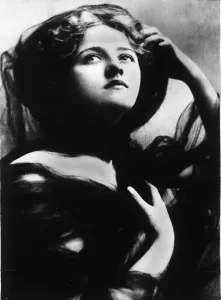 00075 Prints: The Daily Mirror Print: A 1908 Glamour Competition