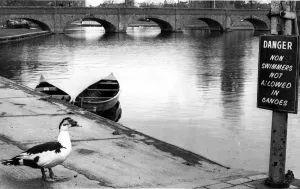 00080 Prints: Avon River Print, Stratford-upon-Avon, 16th April 1976