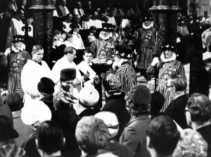 00083 Prints: Queen Elizabeth II Maundy Money Ceremony Print 1967 Durham Cathedral