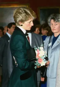 00085 Prints: Princess Diana at Edinburgh Western General Hospital Print 1986