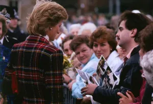 00085 Prints: Princess Diana on Prestwick Walkabout, 27th September 1989 Print