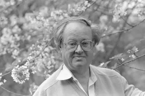 00086 Prints: John Mortimer at Home Print, April 28th 1987 (00086)