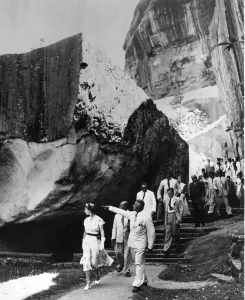 00086 Prints: Queen Elizabeth II and Prince Philip at Sigiriya Rock Fortress Print