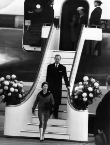 00086 Prints: Queen Elizabeth II and Prince Philip Return from State Visit Print