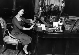 00087 Prints: Queen Elizabeth II at Desk, Buckingham Palace Print 25th January 1959