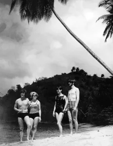 00096 Prints: Ringo Starr and John Lennon with Wives in Tobago Print (00096)
