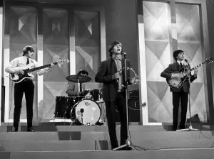 00096 Prints: Print of Wayne Fontana and The Mindbenders on stage