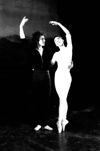 00098 Prints: Print of Dame Margot Fonteyn with Richard Cragun in rehearsal