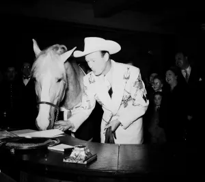 00098 Prints: Roy Rogers and Trigger at Central Hotel, Glasgow Print 1954